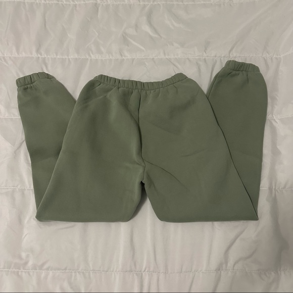 Sage Green Lounge Set - Picture 5 of 8